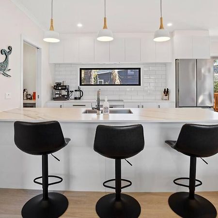 Another On Leo Waihi Extérieur photo