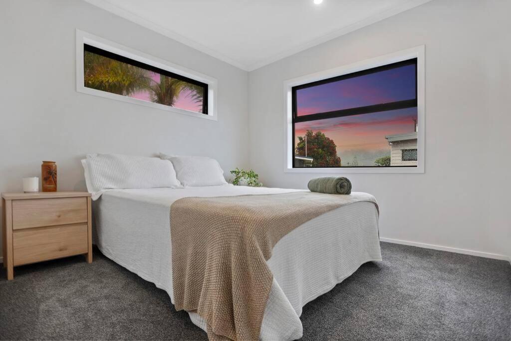 Another On Leo Waihi Extérieur photo