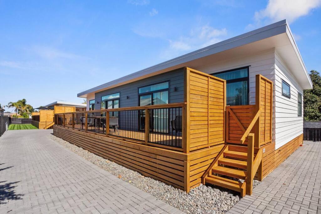 Another On Leo Waihi Extérieur photo