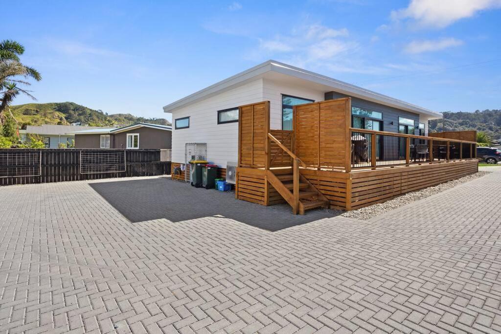Another On Leo Waihi Extérieur photo